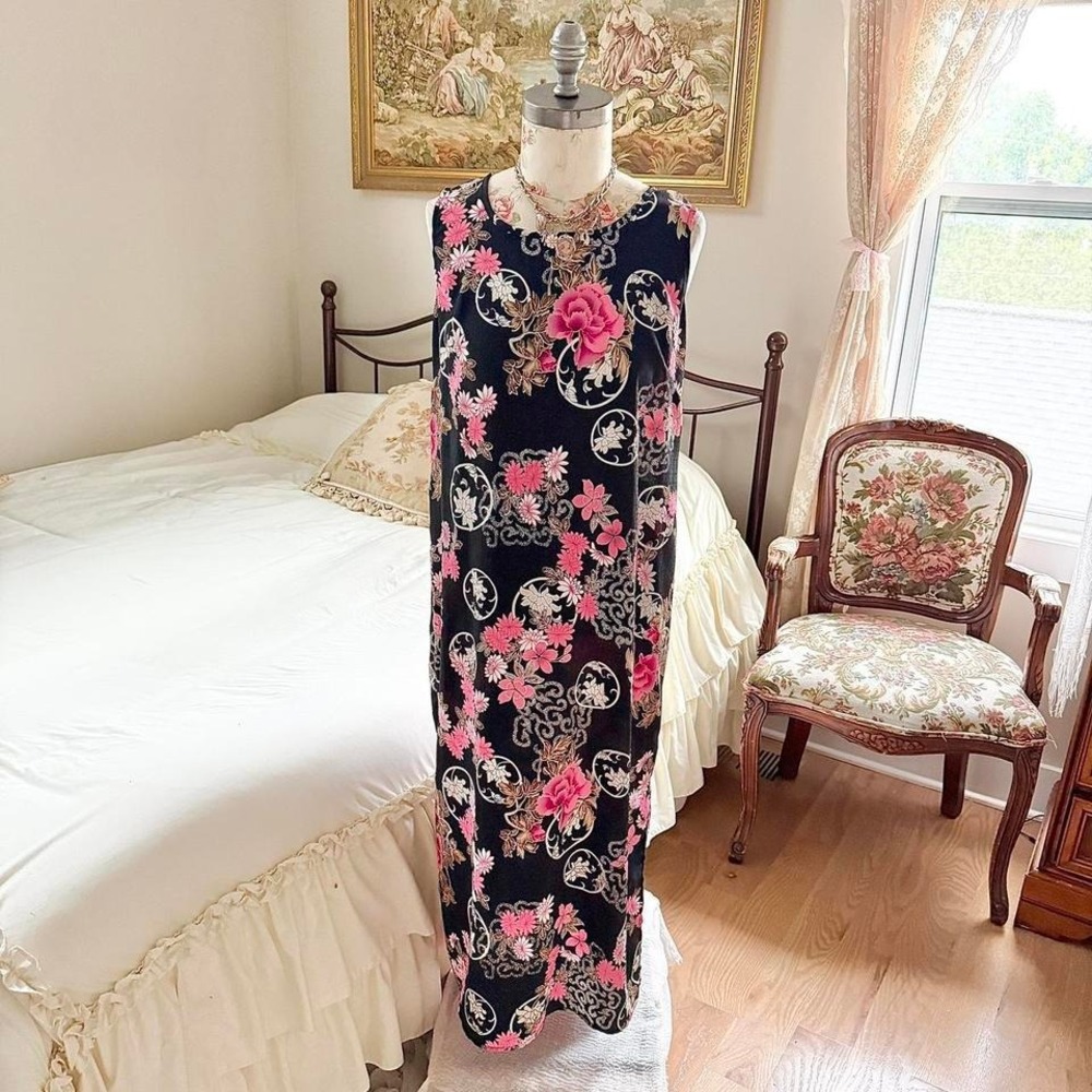 Floral‎ maxi dress  90s black floral maxi dress size 12 petite